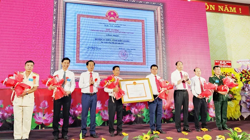 Kiên Giang: Thêm 1 huyện đạt chuẩn nông thôn mới