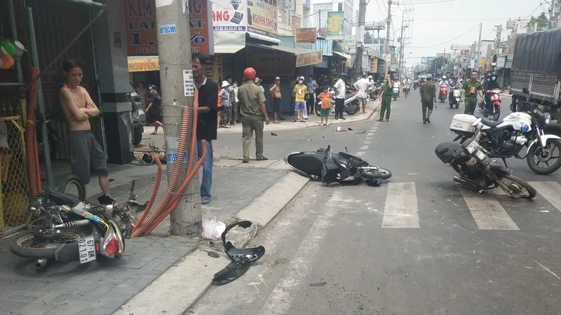 Tài xế dương tính ma túy lái ô tô tông loạt xe máy, 5 người bị thương
