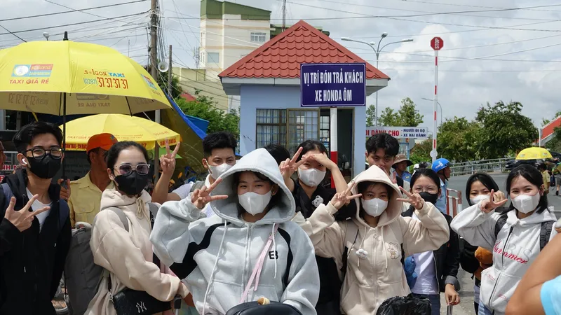 Kiên Giang: 138 thí sinh vượt biển vào đất liền thi tốt nghiệp THPT