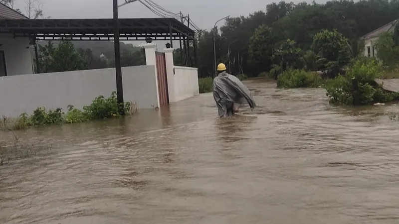Phú Quốc tiếp tục có mưa lớn, nhiều nơi ngập hơn nửa mét