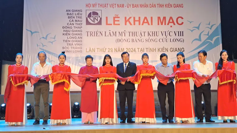 Khai mạc Triển lãm mỹ thuật khu vực ĐBSCL lần thứ 29 - năm 2024