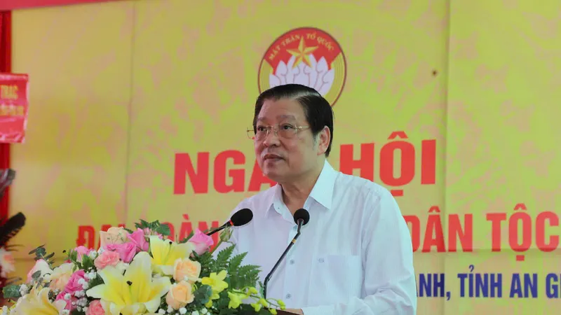 Ðồng chí Phan Đình Trạc dự Ngày hội Đại đoàn kết toàn dân tộc tại An Giang