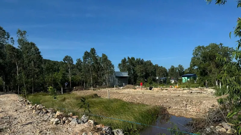 Xử phạt 2 trường hợp bao chiếm đất công ở Hà Tiên (Kiên Giang)