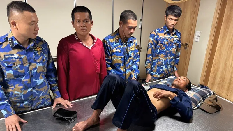 Cứu kịp thời ngư dân bị đau ruột thừa trên biển