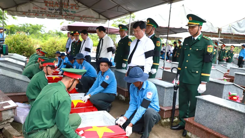 Kiên Giang: Truy điệu, an táng 32 hài cốt liệt sĩ quân tình nguyện, chuyên gia Việt Nam