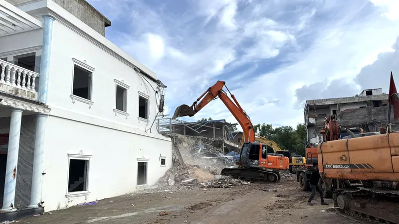 Cưỡng chế biệt thự, nhà ở trái phép, thu hồi hơn 23.500m² đất ở Phú Quốc