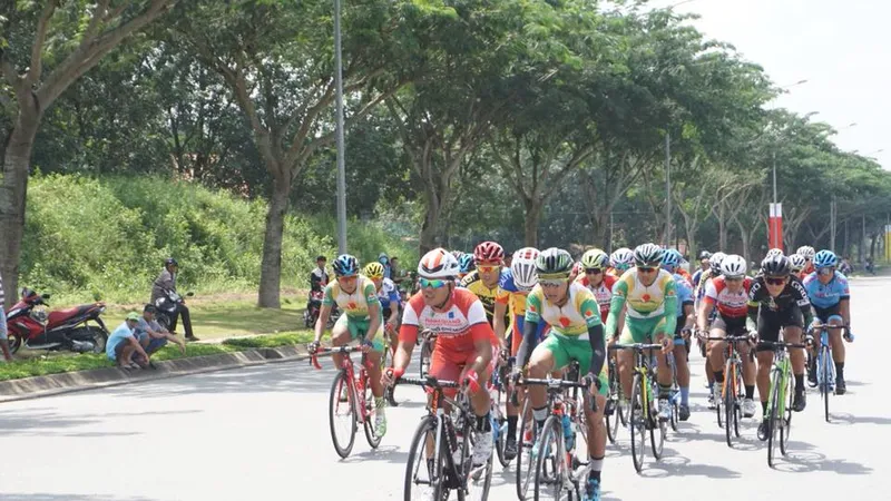 Các tay đua đang tranh tài