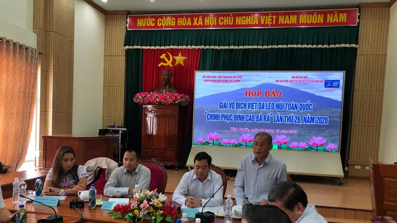 Quang cảnh buổi họp báo. 