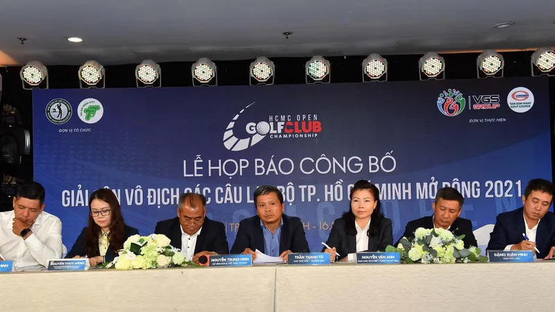 Quang cảnh buổi lễ họp báo
