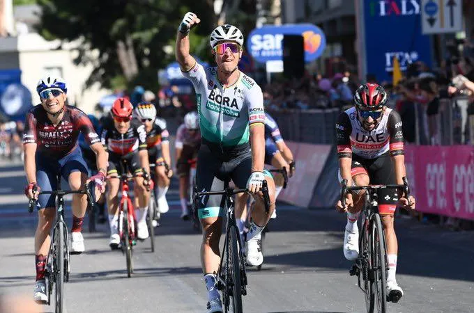 Peter Sagan chiến thắng chặng 10 