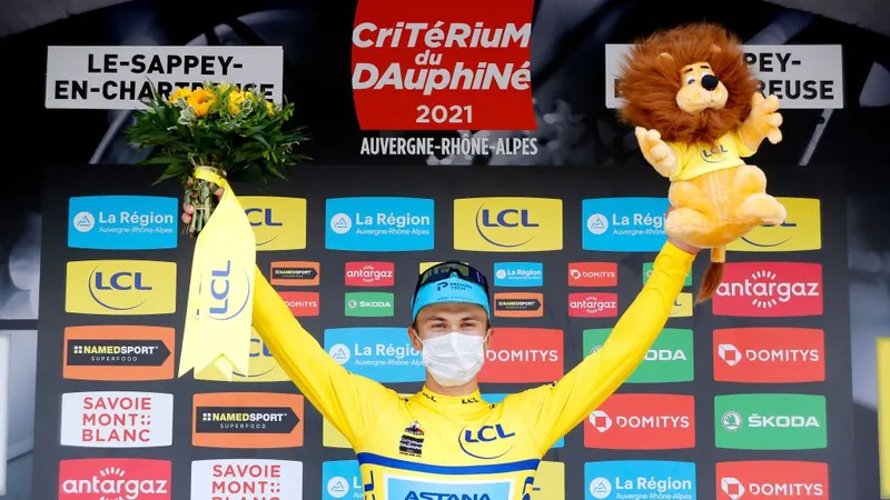 Alexey Lutsenko mặc áo vàng sau 6 chặng 