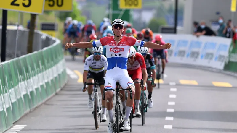 Mathieu van der Poel chiến thắng chặng thứ ba 