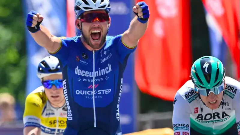 Tay đua Mark Cavendish quay trở lại Tour de France
