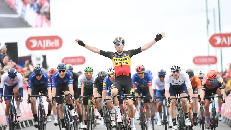 Cú nước rút quyết định của Wout Van Aert 