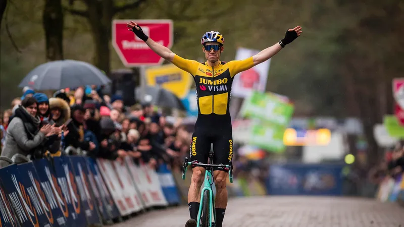 Wout van Aert đã trở thành ngôi sao hàng đầu thế giới trong màu áo Jumbo-Visma