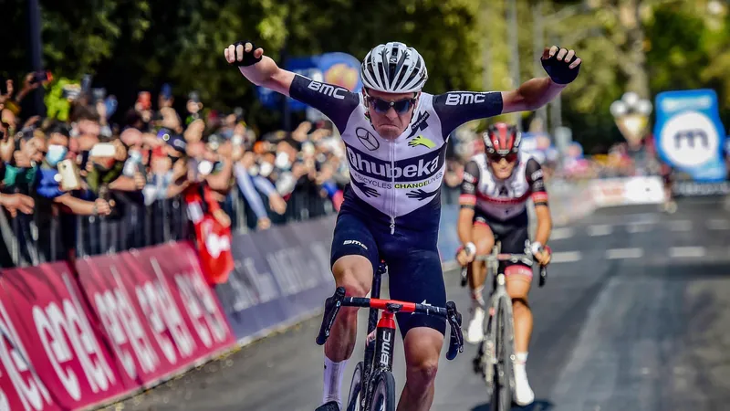 Mauro Schmid là một trong những tay đua chủ lực của Qhubeka NextHash 