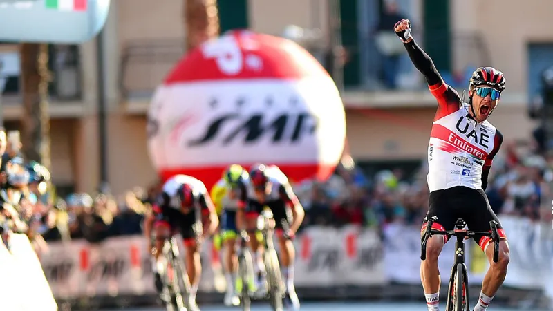 Jan Polanc mừng chiến thắng Trofeo Laigueglia 2022