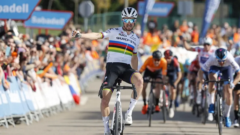 Niềm vui chiến thắng của Julian Alaphilippe