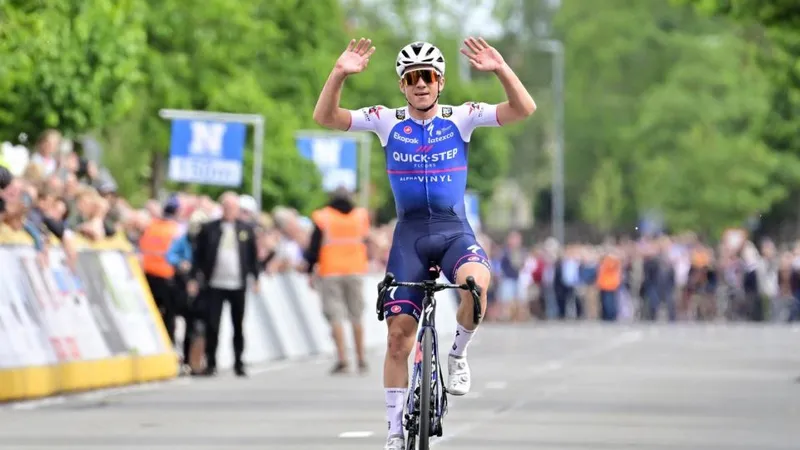 Remco Evenepoel chiến thắng Gullegem Koerse 2022