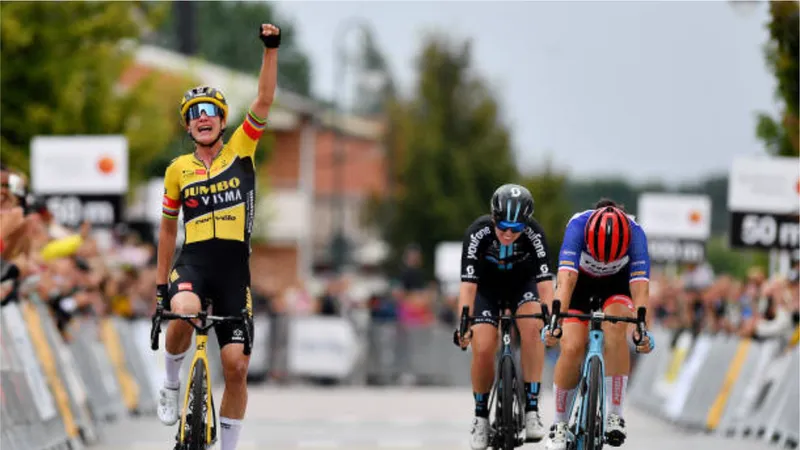 Marianne Vos vui mừng về nhất nhưng bị tước chiến thắng