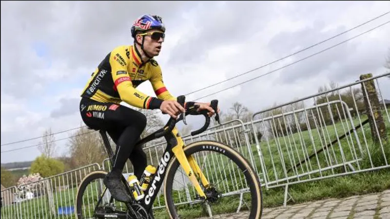 Wout van Aert là ngôi sao hàng đầu làng xe đạp thế giới