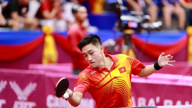 Nguyễn Anh Tú giành HCB đơn nam. Ảnh: DŨNG PHƯƠNG