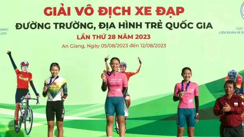 Nguyễn Thị Bé Hồng mang về cho Đồng Tháp thêm chiếc HCV U18 nữ xuất phát đồng hàng