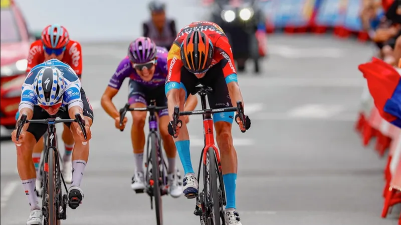 Wout Poels chiến thắng màn nước rút