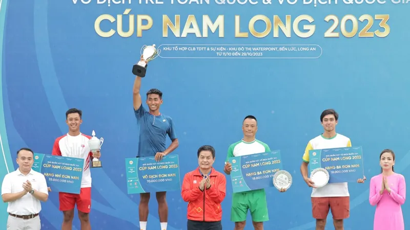 Vũ Hà Minh Đức lần đầu vô địch đơn nam