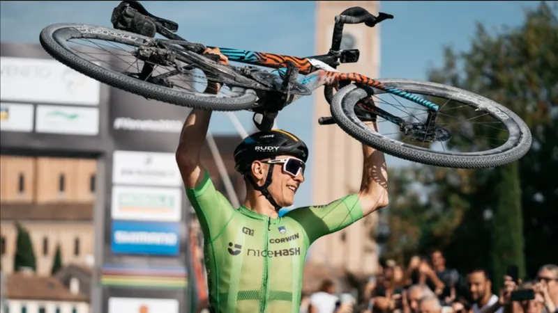 Matej Mohoric đăng quang Gravel World Championship