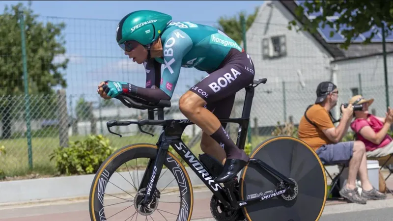 Cian Uijtdebroeks bất ngờ tuyên bố chia tay Bora-Hansgrobe