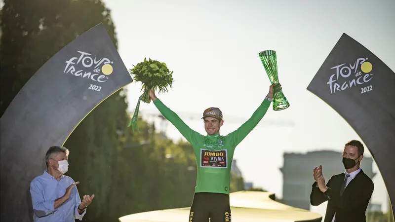 Wout van Aert giành áo xanh Tour de France 2022