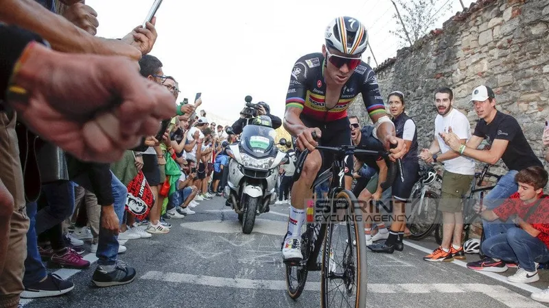 Remco Evenepoel cải thiện khả năng leo núi