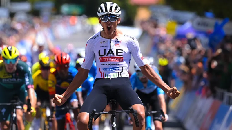 Isaac del Toro chiến thắng chặng 2 Tour Down Under 2024