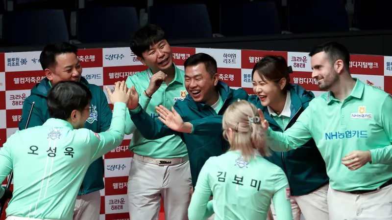 Niềm vui chiến thắng của đội Green Force. Ảnh: Kim Young Hun