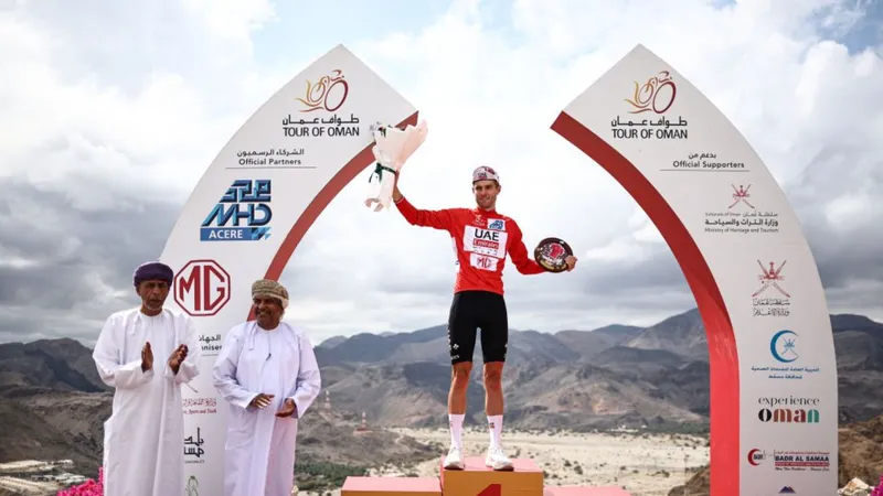 Adam Yates đăng quang Tour of Oman 2024