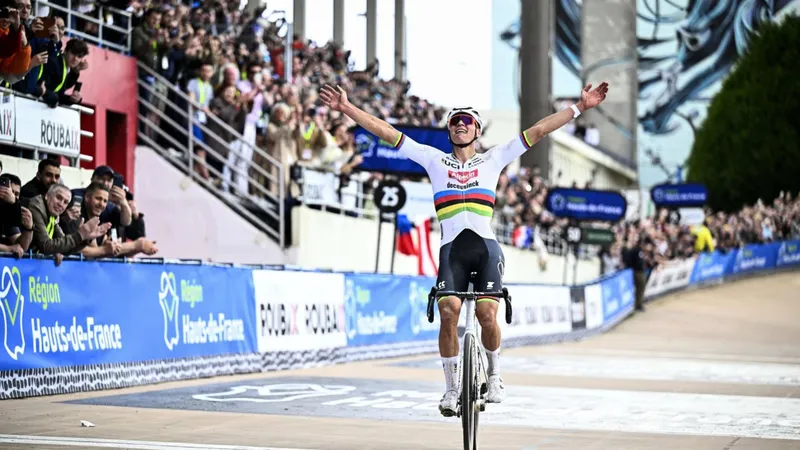 Mathieu van der Poel chiến thắng ấn tượng tại Paris-Roubaix