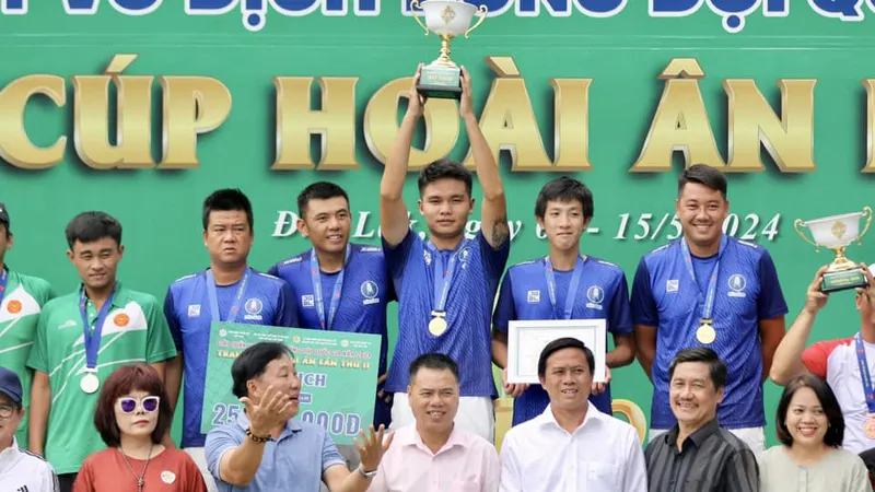 Hải Đăng Tây Ninh nhận cúp vô địch