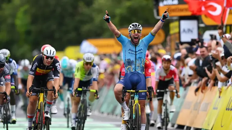 Mark Cavendish mừng chiến thắng chặng 5 