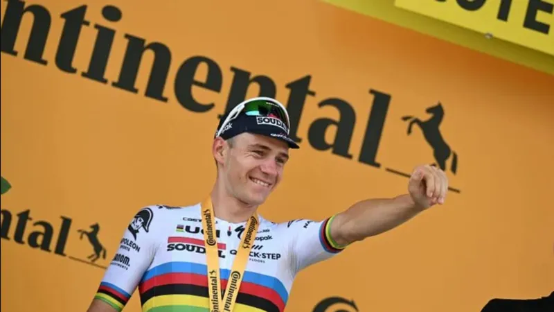 Remco Evenepoel chiến thắng chặng cá nhân tính giờ