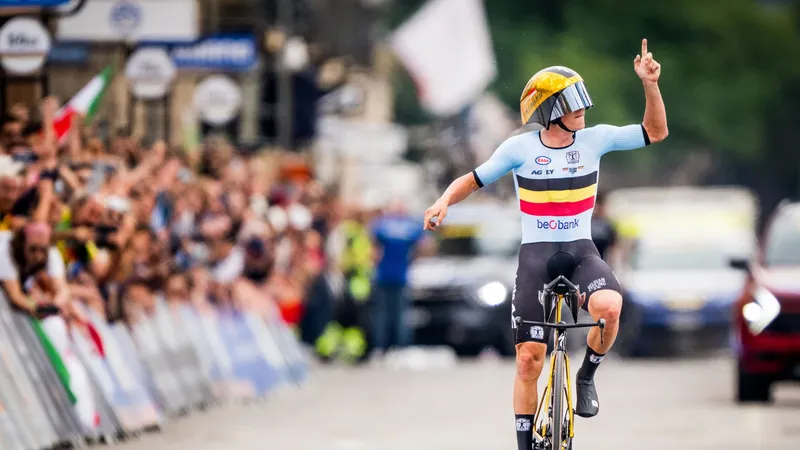 Remco Evenepoel vui mừng hoàn thành cự ly