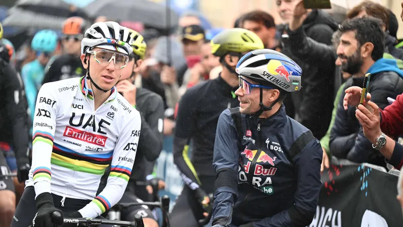 Primoz Roglic và Tadej Pogacar luôn là đối thủ trên đường đua