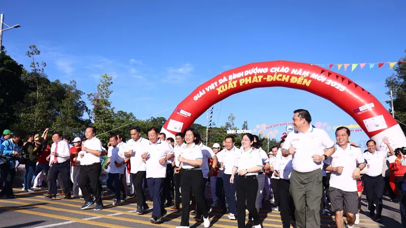 Rất nhiều người dân ở trong và ngoài tỉnh Bình Dương đến với giải