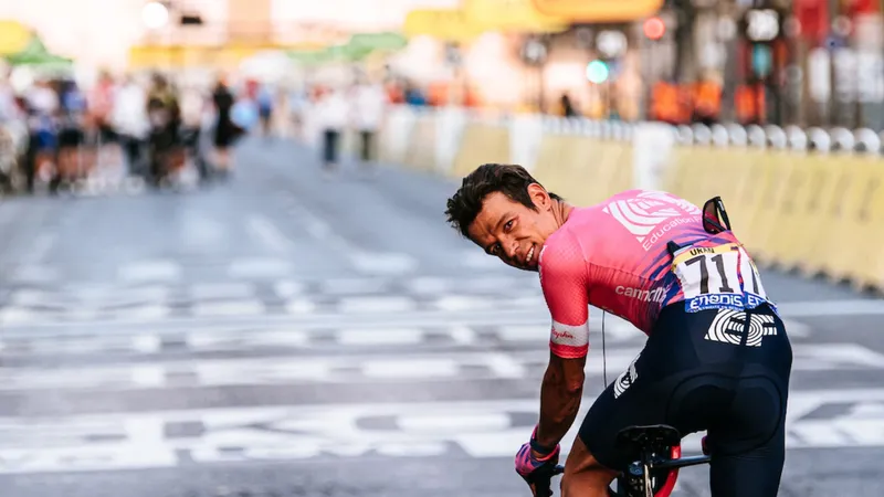 Rigoberto Uran chính thức giã từ đường đua chuyên nghiệp