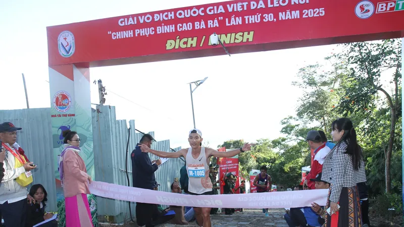 Hoàng Nguyên Thanh lại về nhất tại đỉnh Bà Rá