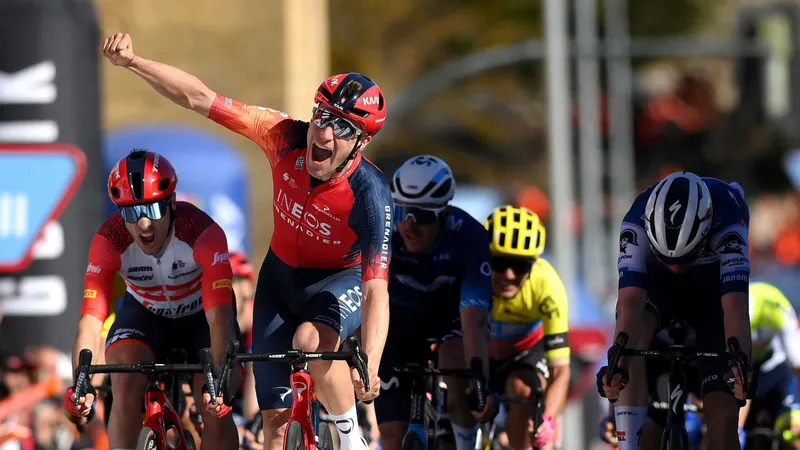 Ethan Hayter chia tay Ineos Grenadiers sau mùa giải thất vọng