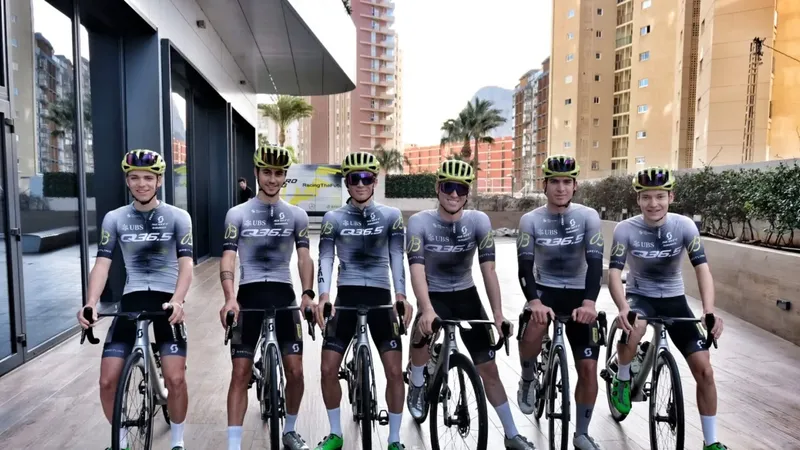 Q36.5 Pro Cycling loại bỏ toàn bộ tay đua châu Phi trong đội hình