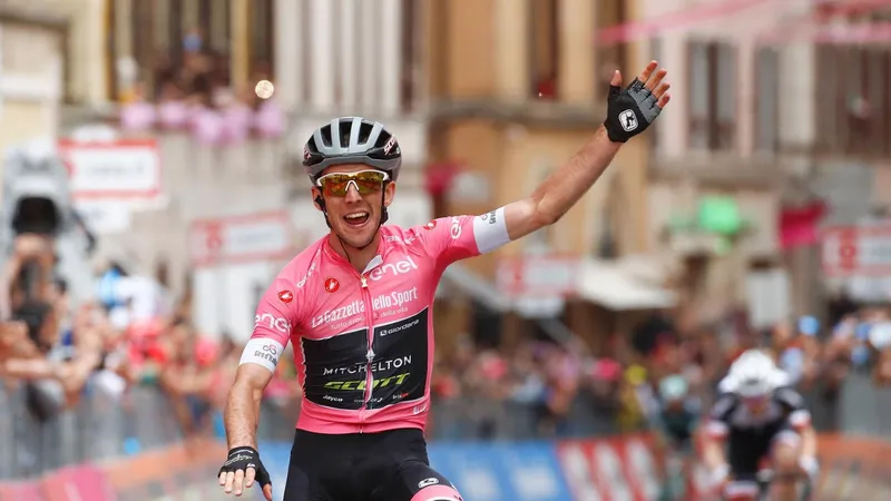 Simon Yates từng thi đấu rất hay ở Giro d’Italia
