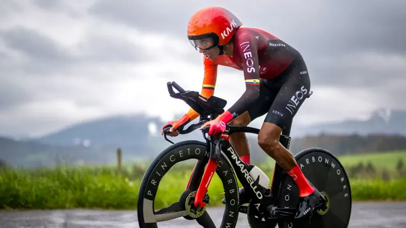 Egan Bernal tìm lại chiến thắng sau 4 năm 