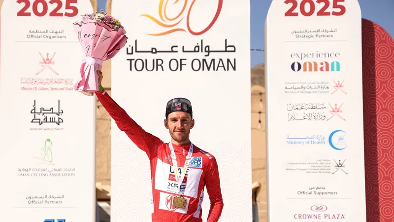 Adam Yates đăng quang Tour of Oman 2025